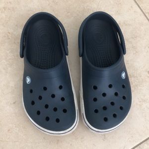 CROCS 6/7 youth